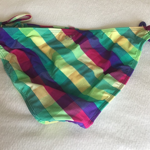 Bikini - Picture 3 of 3